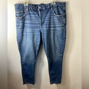 AEO Curvy 90’s Skinny Blue Jeans Sz 18/20. See measurements